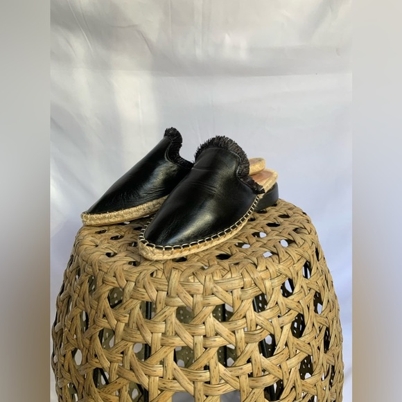 Zara Flat Mules Size 8. Leather with fringe. Black. - Picture 5 of 5